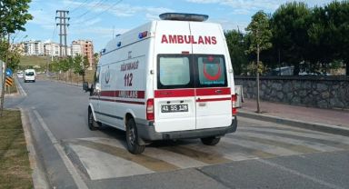 Motosiklette dengesini kaybedip düştü
