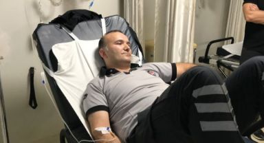 Muayenede güçlük çıkaran alkollü şahıs, güvenlik görevlisini bıçakladı