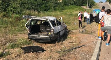 Otomobile 8 kişi binip dehşeti yaşadılar: 1’i ağır 5 yaralı