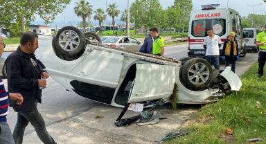 Takla atan otomobilden burnu bile kanamadan çıktı