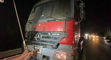 TEM’de alev topuna dönen tır trafiği durdurdu