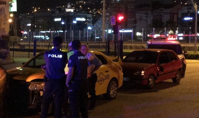 Ticari taksi ile çarpışan otomobilde bulunan yaşlı adam yaralandı