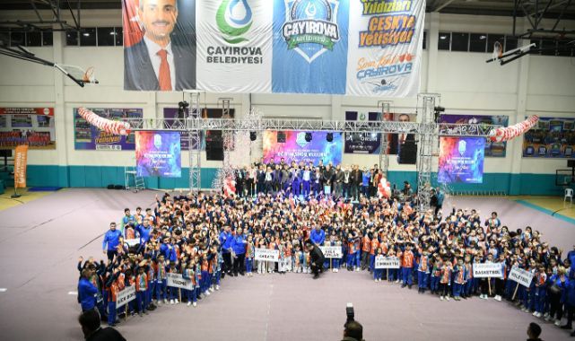 475 sporcu müsabakalarda ter döküyor