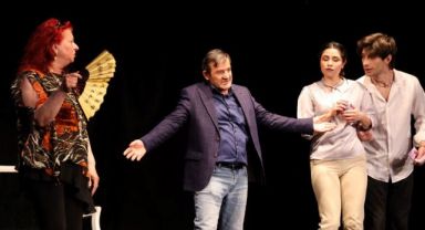 “Aşk Her Zaman Güzeldir” sahne aldı