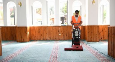 Çayırova’da ibadethaneler temizleniyor