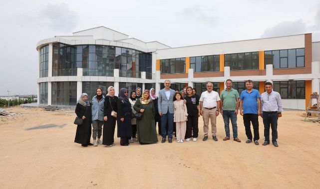 Çayırovalı kadınlar, ilçedeki projeleri gezdi