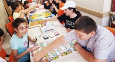 Darıcalılar yaz tatilini hem eğlenerek hem de öğrenerek geçiriyor