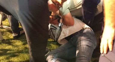 Demet Akalın konserine gelmişti, kafasına değen sert cisimle yaralandı