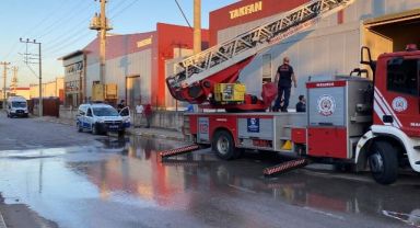 Fabrika jeneratöründe yangın çıktı