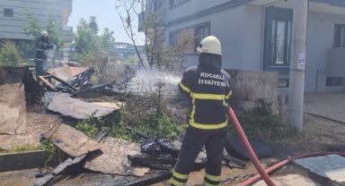 Gebze'de barakada yangın çıktı