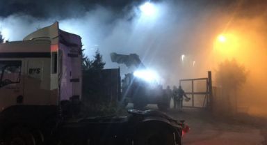 Kimyasal tepkime yoğun duman oluşturdu, göz gözü görmedi