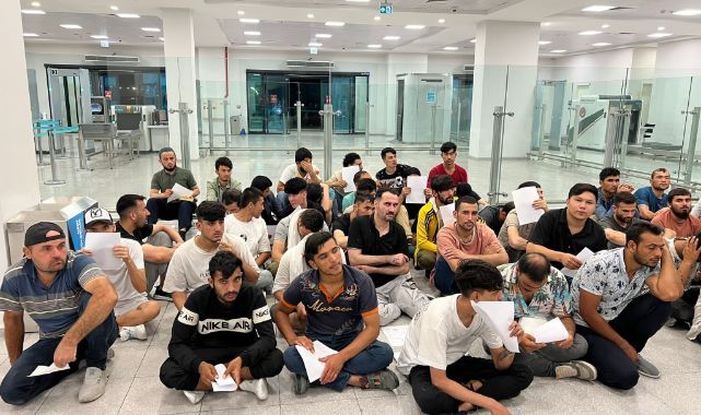 Kocaeli'de 46 düzensiz göçmen sınır dışı edildi