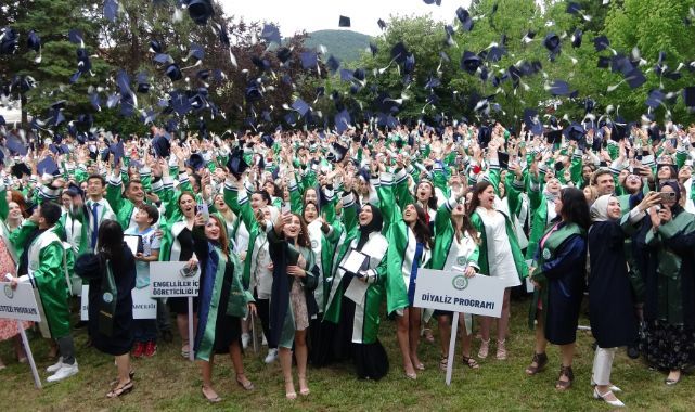 KOSTÜ'de mezuniyet coşkusu