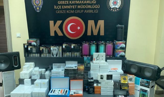 TEM'de durduruldu: Elektronik mağaza gibi araç