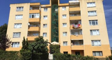 5. kattan düşen 3 yaşındaki çocuk yaşam savaşı veriyor