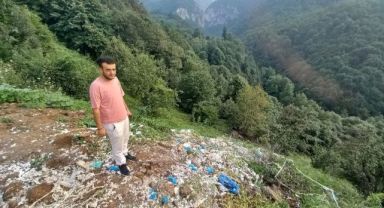 Bir kamyon dolusu tıbbi atığı doğaya attılar