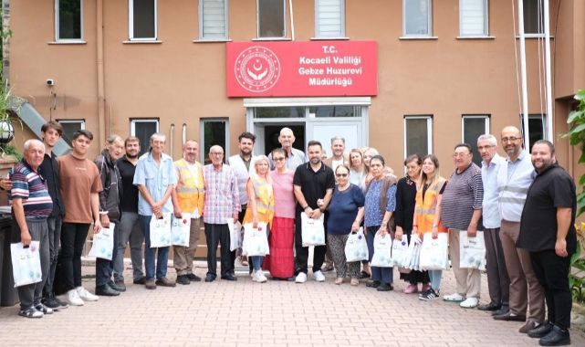 Bir Tebessüm Bir Hayat Derneği yaşlıları unutmadı