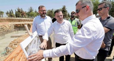 Büyükakın: Umudu paylaşıyor, engelleri birlikte kaldırıyoruz