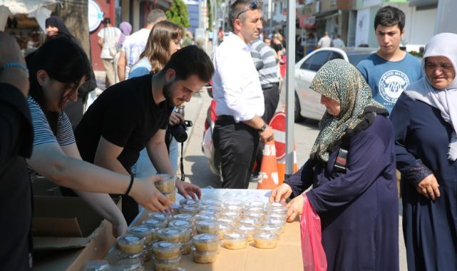 Büyükşehir’den 41 bin adet aşure ikramı