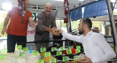 Büyükşehir’den esnaf ve vatandaşa aşure ikramı