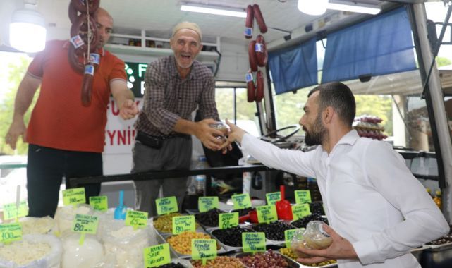 Büyükşehir’den esnaf ve vatandaşa aşure ikramı