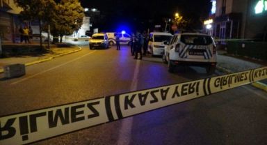 Cadde ortasında kadını öldürdü, ardından kafasına sıktı