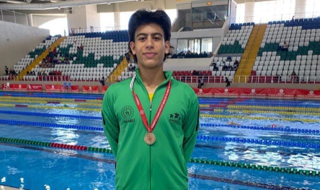 Çayırova Belediyesi sporcuları yüzmede 6 madalya aldı