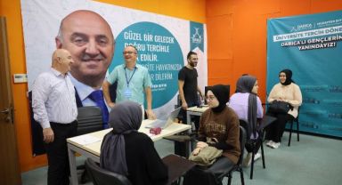 Darıca Belediyesi, üniversite tercihlerinde de gençlerin yanında