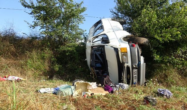 Fındık işçilerini taşıyan minibüs devrildi: 7 yaralı