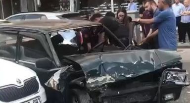 Gebze'de 4 araç zincirleme kazaya karıştı