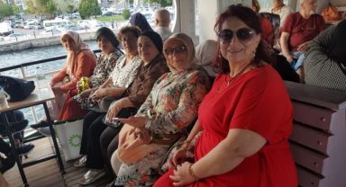 Huzurevi sakinleri mehtap turu ile unutulmaz bir akşam yaşadı