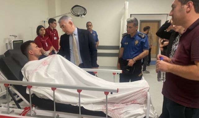 Karaduman ateş açılarak yaralanan polis memurunu ziyaret etti