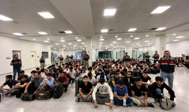 Kocaeli'de 163 düzensiz göçmen sınır dışı edildi