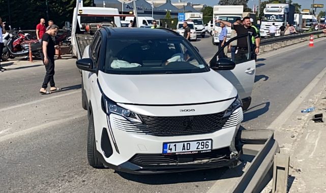 Otomobil bariyerlere ok gibi saplandı:1 yaralı