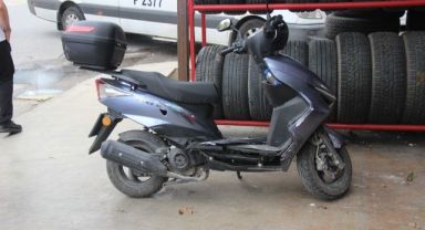 Otomobil ile çarpışan motosikletin sürücüsü yaralandı