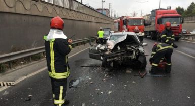 Otomobil iş makinesine arkadan çarptı: 1 kişi ağır yaralandı
