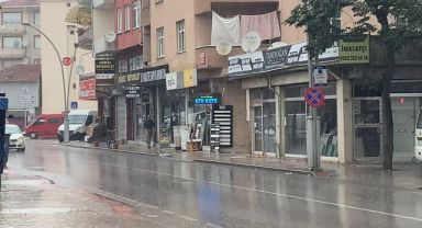 Sıcaktan kavrulan Kocaelililer yağmurla serinledi