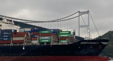 Tahıl Koridorundan geçen konteyner yüklü ilk gemi İstanbul'da
