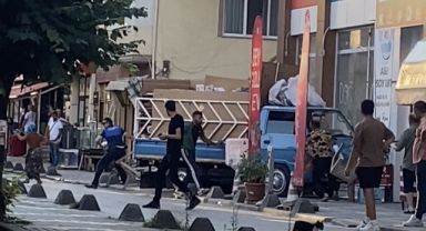 Zabıta ile karton toplayıcıları arasında tekmeli, yumruklu, tabureli kavga