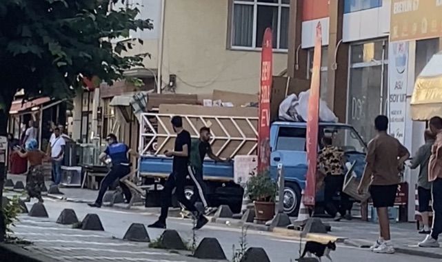 Zabıta ile karton toplayıcıları arasında tekmeli, yumruklu, tabureli kavga