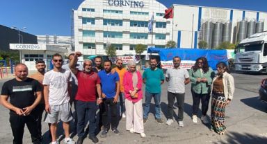 65 gündür fabrika önünde grev yapıyorlar