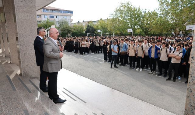Başkan Bıyık, bayrak törenine katıldı