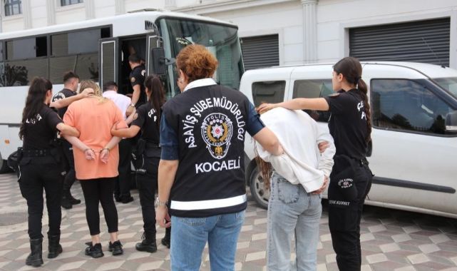 Beraber kavgaya gittiği arkadaşını yanlışlıkla başından vurarak öldürmüş