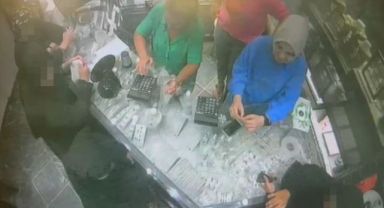 Çocukları hırsızlığa alet ettiler: Kaşla göz arasında 60 bin TL’lik yüzükler böyle çalındı