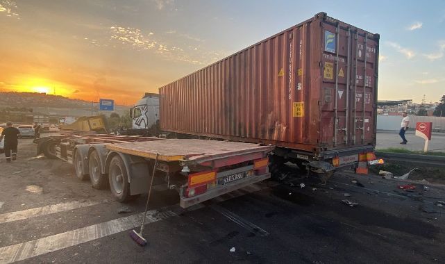 Dilovası'nda tırın kupası koptu: 1'i ağır 2 yaralı