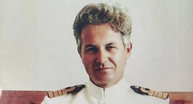 Emekli albay evinde ölü bulundu