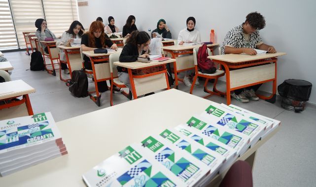 Gençlik Merkezi öğrencilerine kaynak kitap