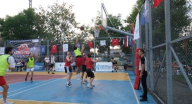 Sokak basketbolu turnuvasında heyecanlı final