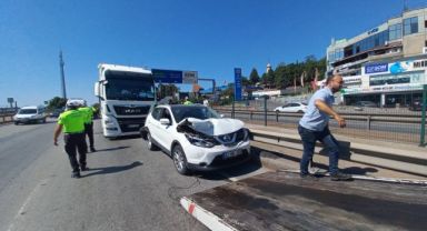 Sürücü fenalaştı, kontrolden çıkan tır otomobile ve kamyonete çarptı