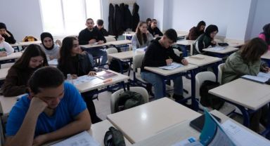 Akademi Liselerde 5200 öğrenci ders başı yaptı
